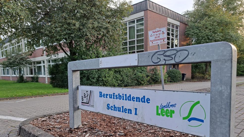 An den Berufsbildenden Schulen in Leer soll die Beleuchtung der Sporthalle erneuert werden; dazu gehört auch die Sicherheitsbeleuchtung.  © Szyska (Symbolfoto)