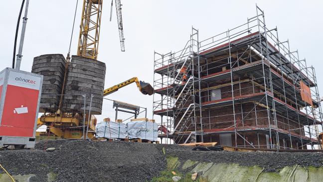 Schwimmkran  kommt im Sommer