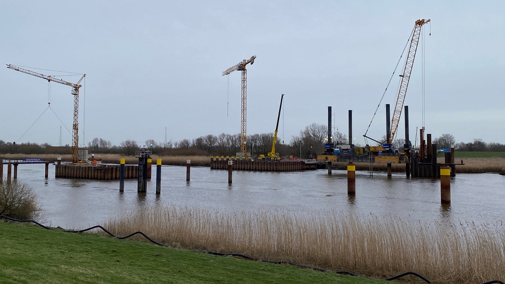 Der Neubau der Friesenbrücke schreitet voran. Interessierte können nun exklusive Einblicke bekommen. © Hanken