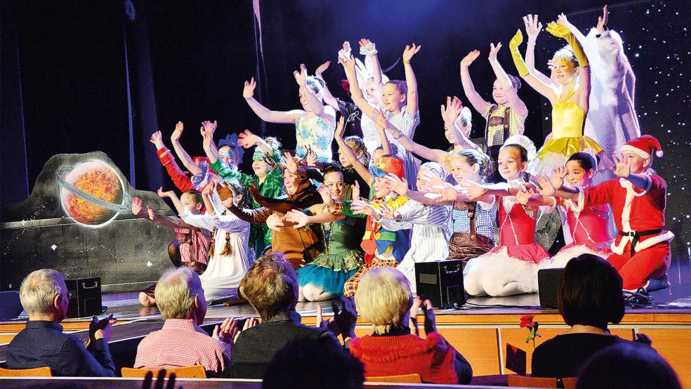 Bunt und fantasievoll: Die Darbietung von »Peterchens Mondfahrt« durch die jüngsten Ballettschüler fand viel Applaus.  © Fotos: Eden