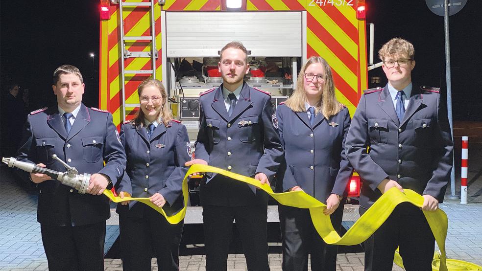 Gewählt, befördert oder beides wurden bei der Feuerwehr Diele (von links): Matthias Müller, Christina Bosma, Andy Bleeker, Sonja Haseborg und Darius Haseborg.  © Foto: Kuper