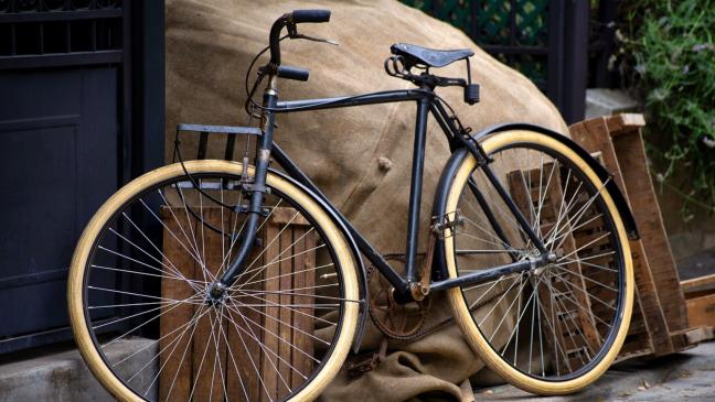 Volltrunken mit dem Rad in den Graben