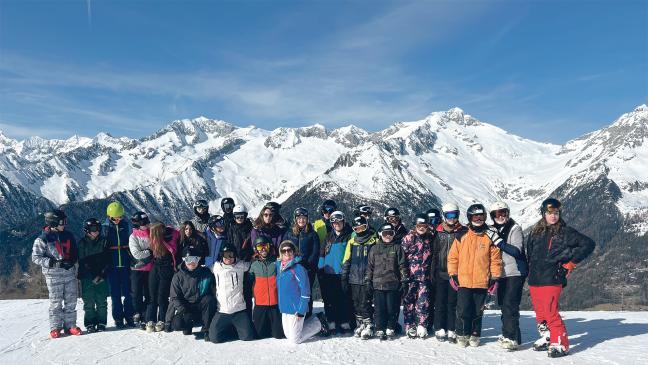 Auf Skiern den Teamgeist gestärkt