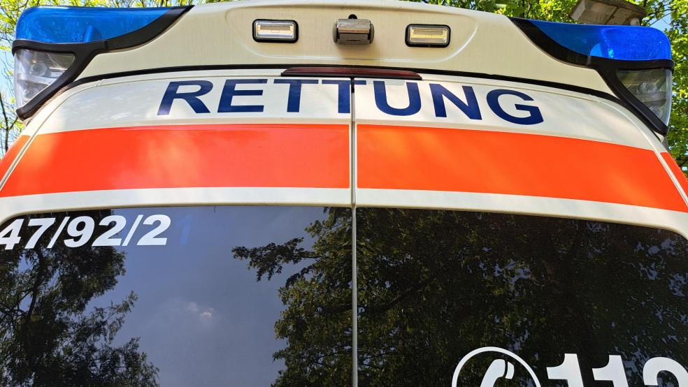 Die Frau starb noch an der Unfallstelle. Der 41-Jährige aus Weener wurde vorsichtshalber ins Krankenhaus gebracht. © Symbolfoto: Szyska