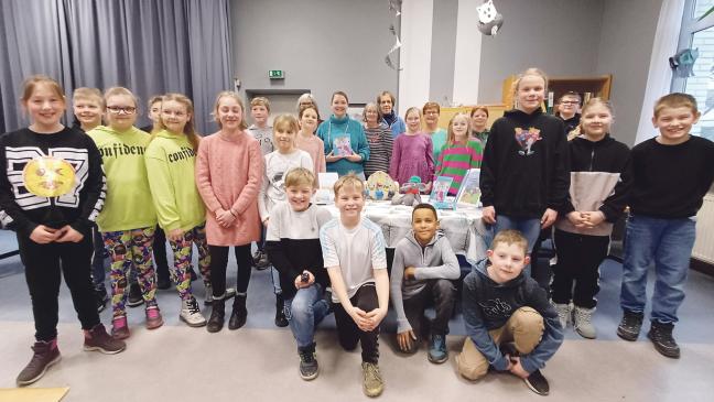 Heimatkundlicher Arbeitskreis spendet Geld für Bücher