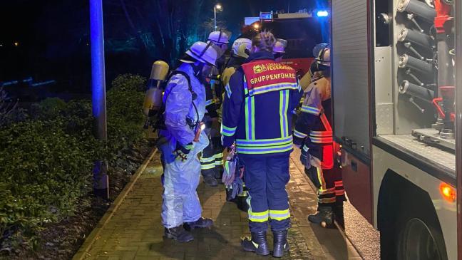 Beißender Geruch im Kriechkeller ruft Feuerwehr auf den Plan