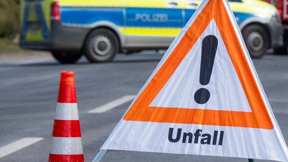 Bei dem Verkehrsunfall erlitten eine 30-Jährige Autofahrerin und ihre Mitinsassin leichte Verletzungen. © Sauer (dpa/Symbolfoto)