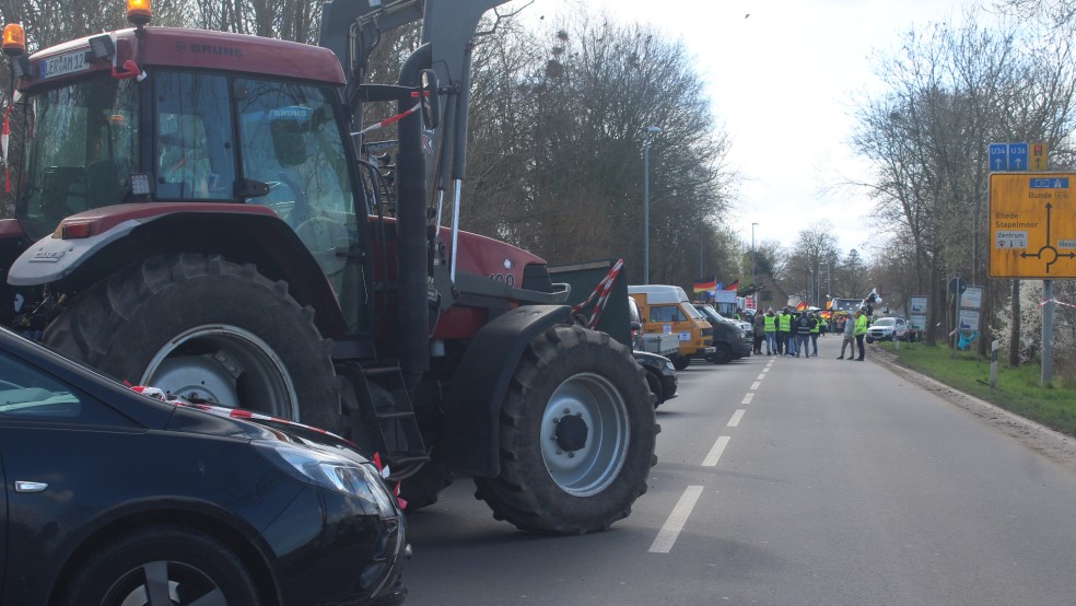 Auf Der B 436 Wird Protestiert - Rheiderland Zeitung