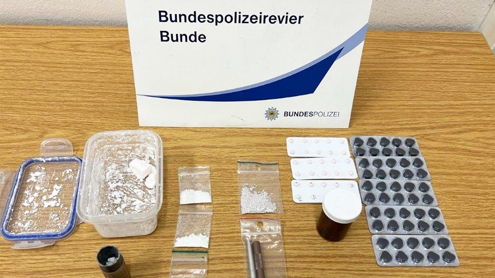 Die sichergestellten Drogen und Medikamente.  © Foto: Bundespolizei