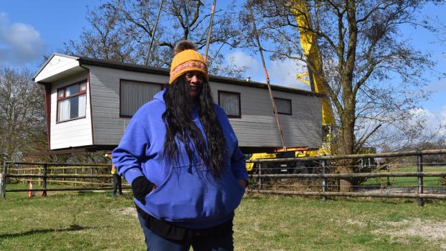 Tiny-House steht mitten auf der Straße