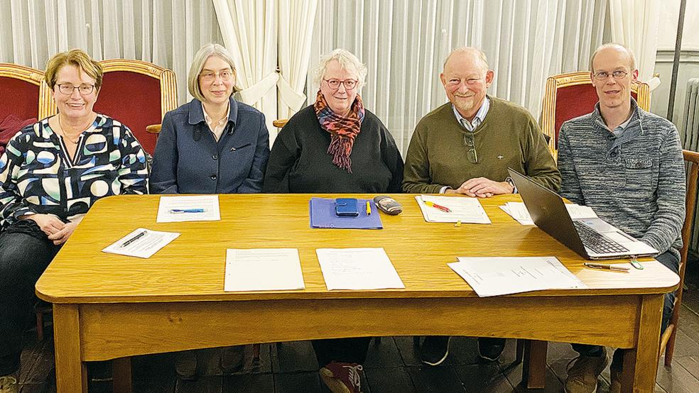 Der Vorstand des Organeum-Fördervereins mit (von links) Karin Vry (Beisitzerin), Marie-Christina Ihering (2. Vorsitzende), Francien Janse-Balzer (1. Vorsitzende), Rudolf Abrams (Rechnungsführer) und Hilbert Koetsier (Schriftführer) ist für weitere drei Jahre im Amt.  © Foto: Kuper