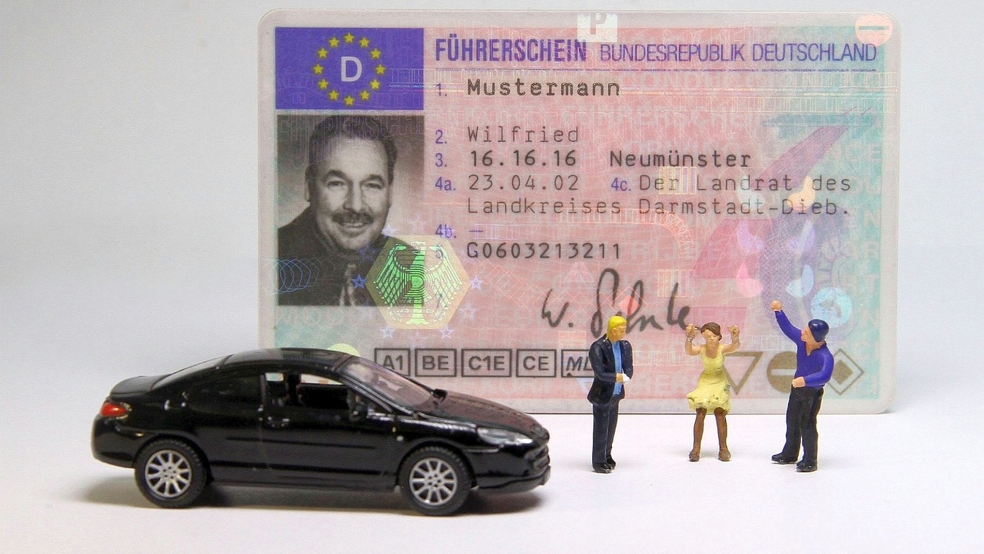 Von der Idee, seinen Führerschein zu machen, muss sich ein Mann wohl erst einmal verabschieden, der jetzt mit dem Ausweis eines anderen Mannes zur Theorie-Prüfung erschien. © Pixabay