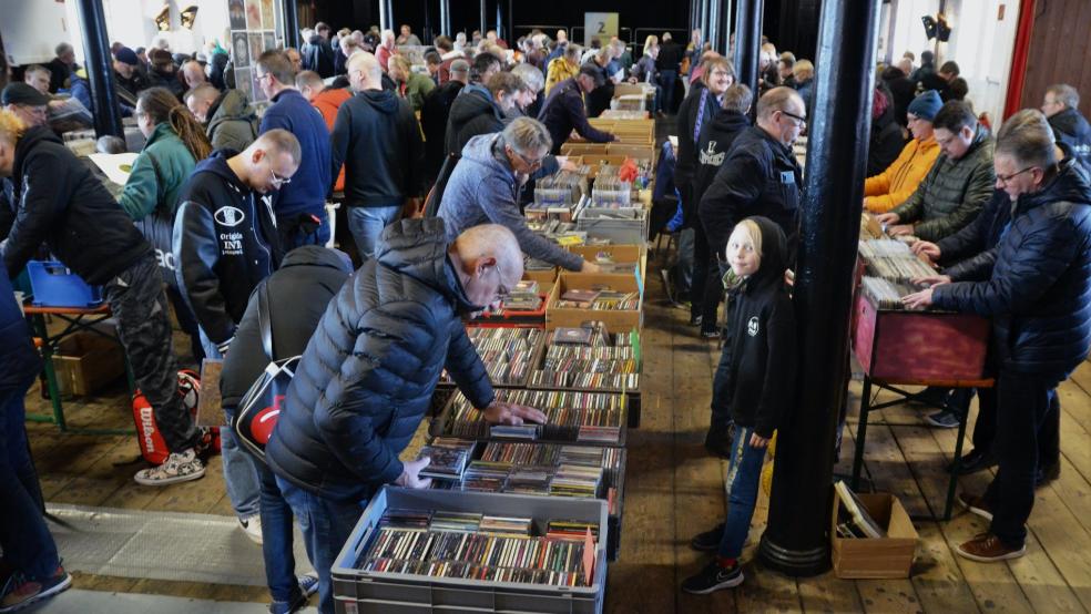 CDs und Schallplatten gibt es am 7. April im Zollhaus Leer zu erwerben. © Ammermann