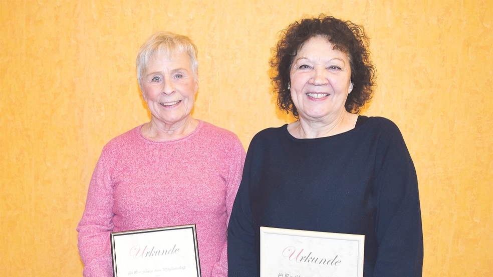 Irmgard Dunkel (links) und Waltraud Weiland-Wenninga wurden für langjährige Mitgliedschaft ausgezeichnet.  © Foto: privat