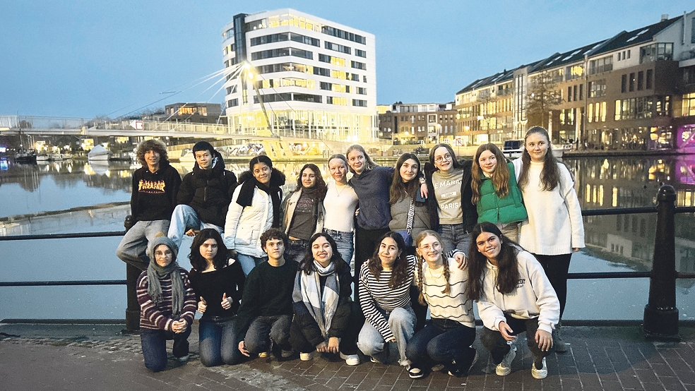 Die Schüler des Ubbo-Emmius-Gymnasiums mit ihren portugiesischen Gästen.  © Foto: privat