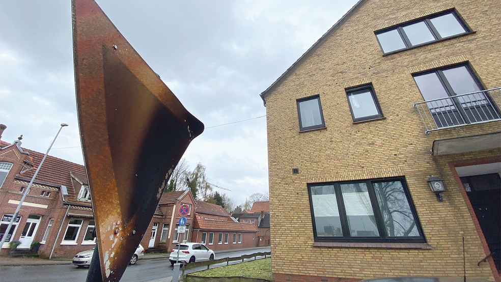 Die Polizei hat sich nun offiziell zur Ursache des Zimmerbrandes in dem ehemaligen Hotel »Rheiderland« in Weener geäußert.<br />  © Foto: Hanken