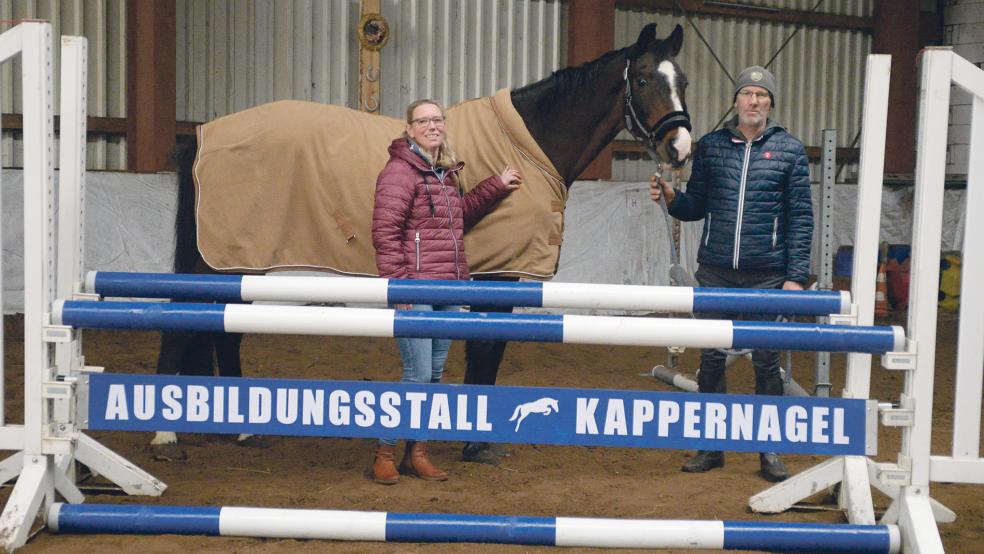 Neben dem Ausbildungsstall Kappernagel, den es seit 25 Jahren gibt, konnten Sandra und Keno Kappernagel kürzlich den 25. Geburtstag ihres Zuchthengstes Cürten feiern.  © Foto: Born