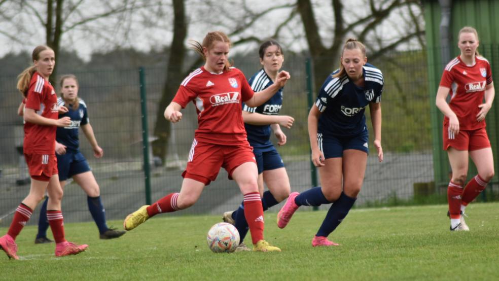 Kea Winkelmann (am Ball) geht in ihre sechste Saison beim SV TiMoNo. © Koppelkamm