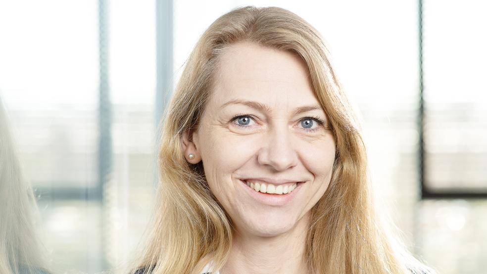 Seit fast 30 Jahren im Dienst der Klingele-Gruppe: Britta Trauernicht, neue Werksleiterin der Papierfabrik in Weener.  © Fotos: privat