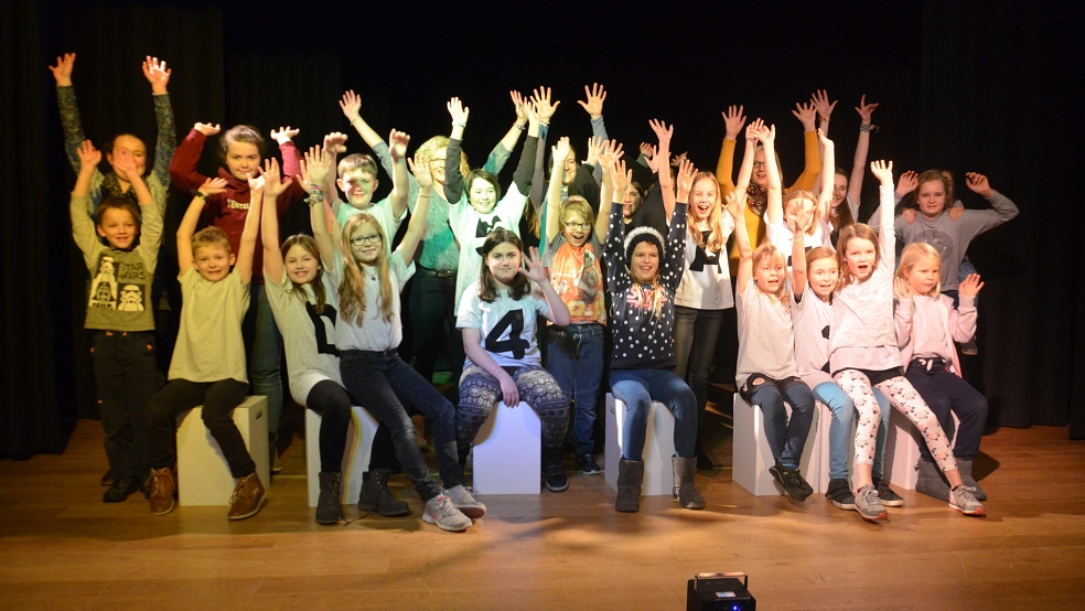 Mit »Die rundum sorglos Schule« fand 2018 das vorerst letzte Theaterprojekt des Jugendbüros Bunde statt - nun soll es eine neue Inszenierung geben. © Muising (Archiv)