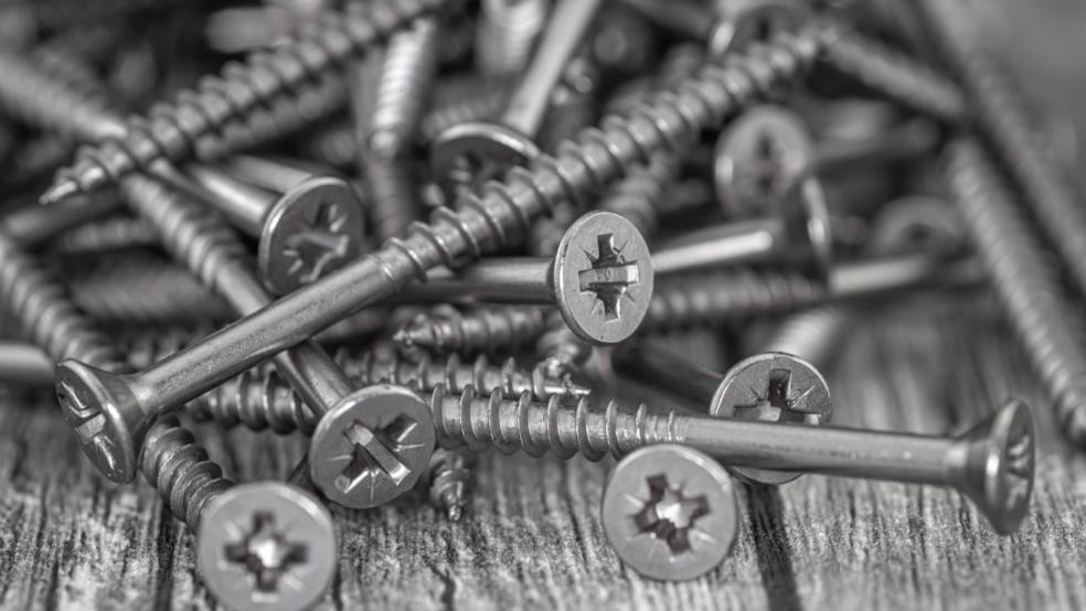 Auf Straßen in Ostfriesland wurden innerhalb weniger Tage Nägel und Schrauben verteilt. © pixabay