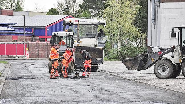 Neuer Asphalt im Gewerbegebiet