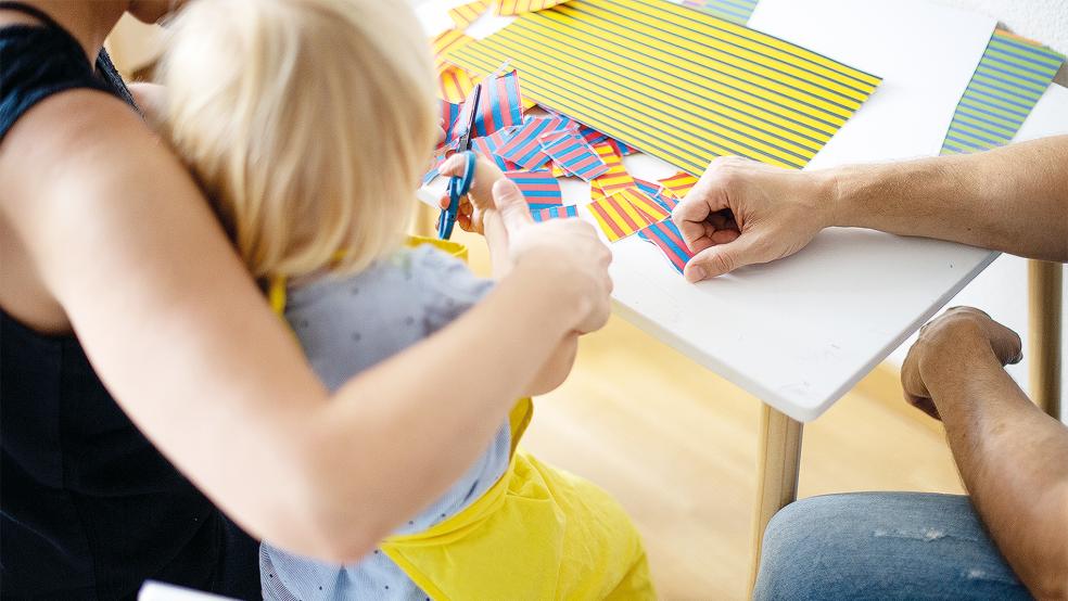 Die Betreuung von Kindern in der Gemeinde Bunde wird ab dem kommenden Kindergartenjahr etwas teurer.  © Symbolfoto: dpa/Sommer