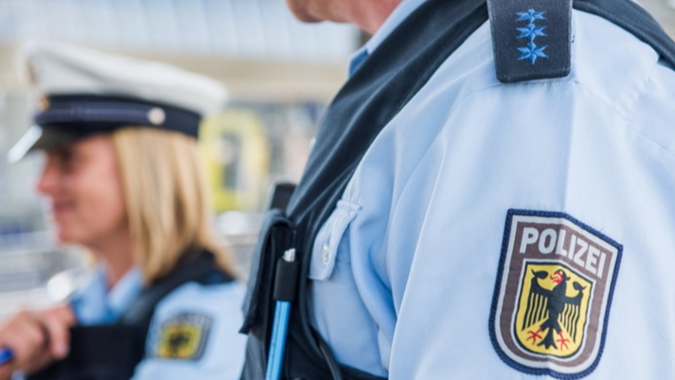 Bei der Kontrolle eines Reisebusses stießen Bundespolizisten gestern Abend auf eine 29-jährige Frau, die per Haftbefehl gesucht wurde. © Bundespolizei