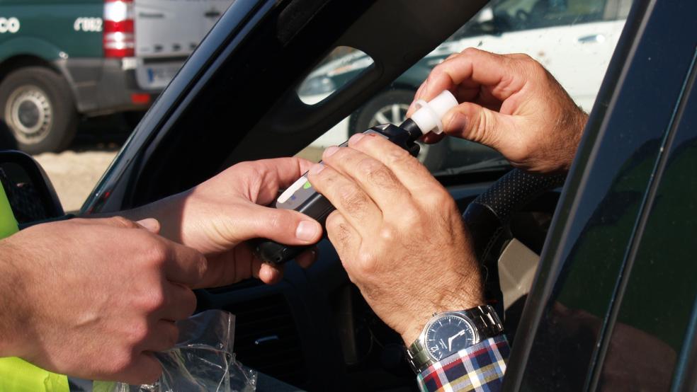 Eine betrunkene Autofahrerin verursachte gestern in Weener einen Unfall. © pixabay