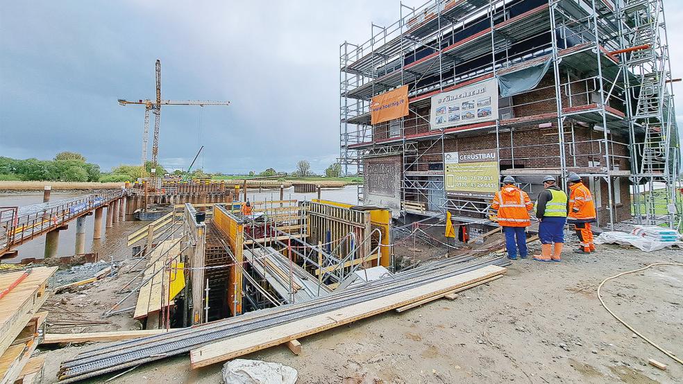 Das Brückenwärterhaus wurde um ein Geschoss aufgestockt. © Foto: Szyska