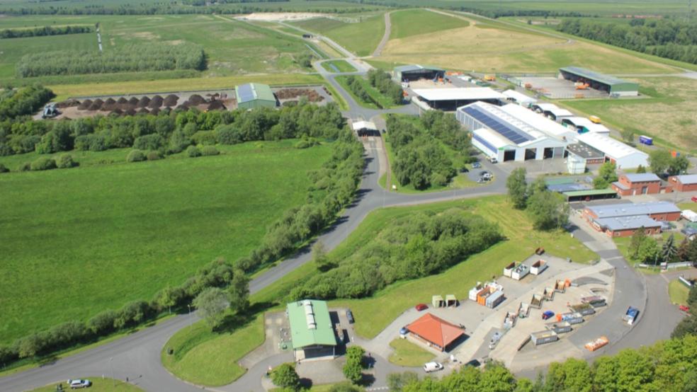 Mit dem ehemaligen Blockheizkraftwerk war Gas aus der alten Mülldeponie genutzt worden. © Landkreis Leer (Archiv)