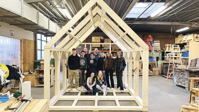 Hütten der Marke Eigenbau zieren jetzt das UEG