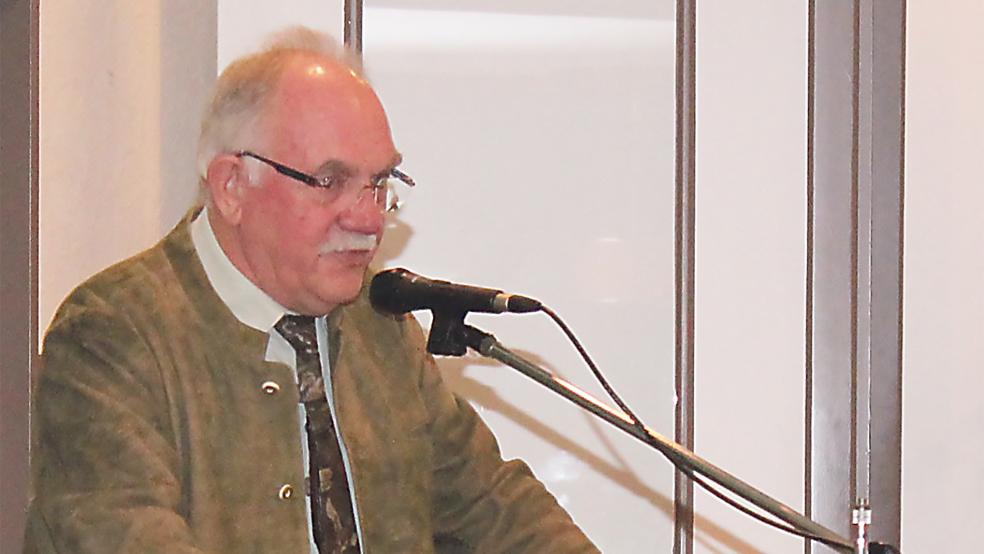 Neuer Kreisjägermeister: Heinrich Rauert auf der Hauptversammlung im »Deterner Krug«.  © Foto: Maria Ammann (Jägerschaft des Landkreises Leer)