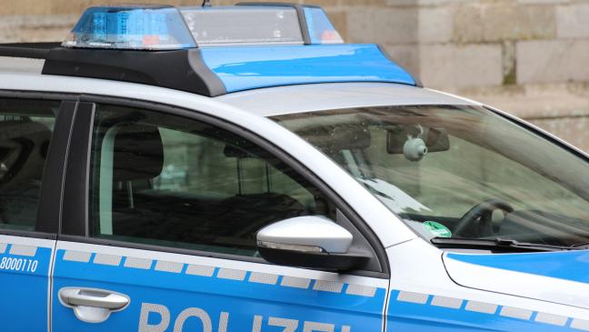 Transporter-Fahrer flüchtet vor Polizei