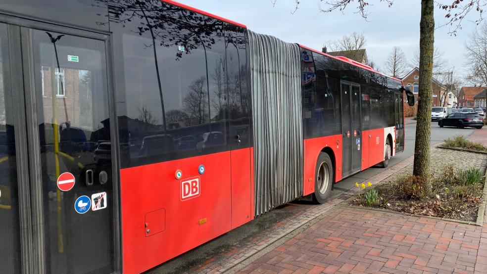 Der Fahrplan für die Buslinie 620 wird angepasst. Zwei Haltepunkte in Weener werden vorerst nicht angefahren. © Hanken (Archiv)