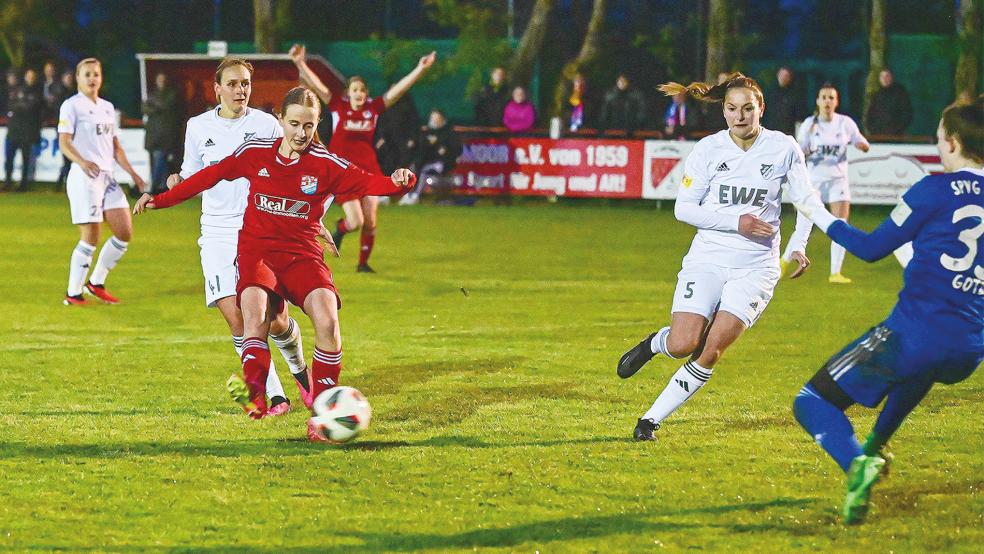 Liska Rehbock trifft in dieser Szene zum 2:1 für TiMoNo.  © Foto: Koppelkamm