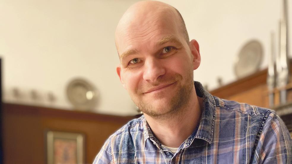 Torsten Janssen aus Wymeer liest am 4. Mai in »Willms Bücherscheune« in Tichelwarf.  © Foto: Hanken