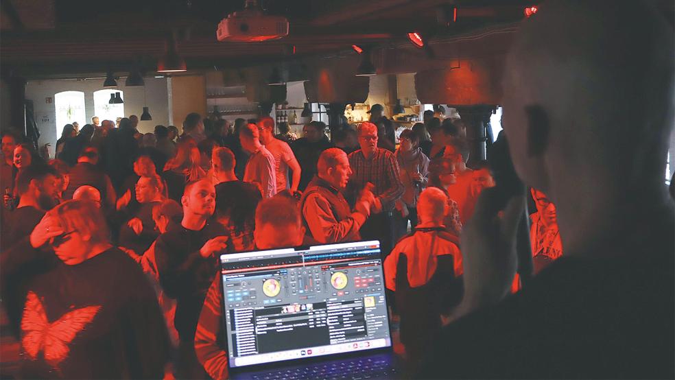 Die Tanzfläche im Zollhaus-Café war permanent gut gefüllt.  © Foto: Ammermann