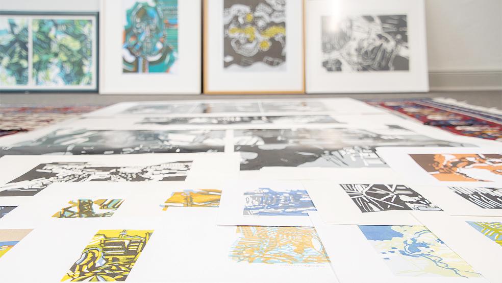 Uwe Peter Schierholz hat viele Werke geschaffen, die nun im Besitz der Ostfriesischen Landschaft sind.  © Foto: Ostfriesische Landschaft