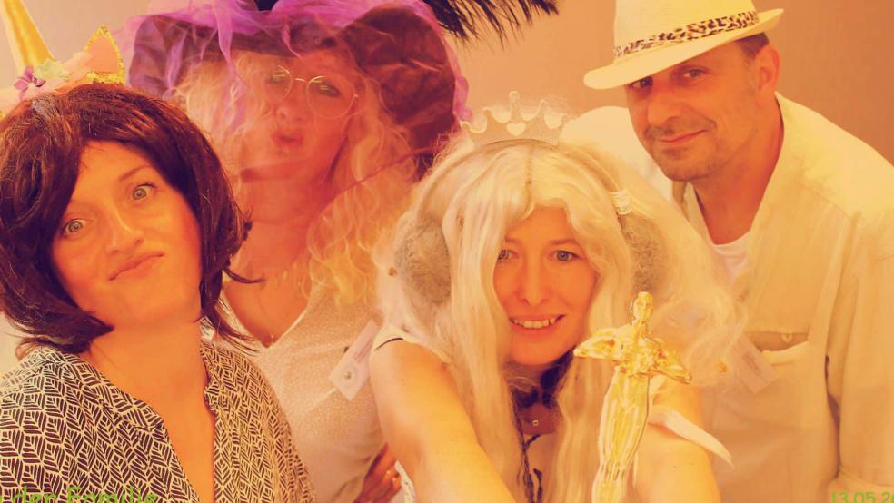 Das Team vom Familienzentrum lädt zum bunten Familientag nach Bunde ein. © privat