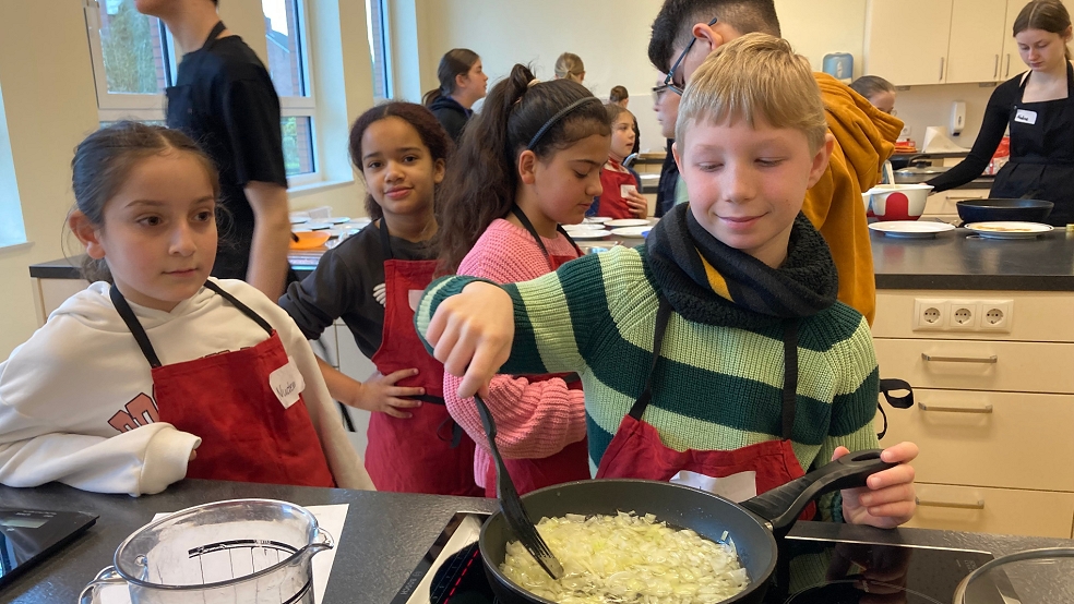 Das gemeinsame Kochen war das Highlight des Projektes. © Foto: Fokken/Grundschule