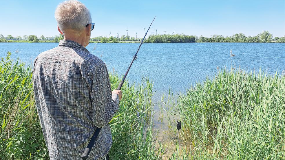 Am Ferstenborgumer See soll eine Uferböschung renaturiert und ein Feucht-Biotop angelegt werden.  © Foto: Szyska
