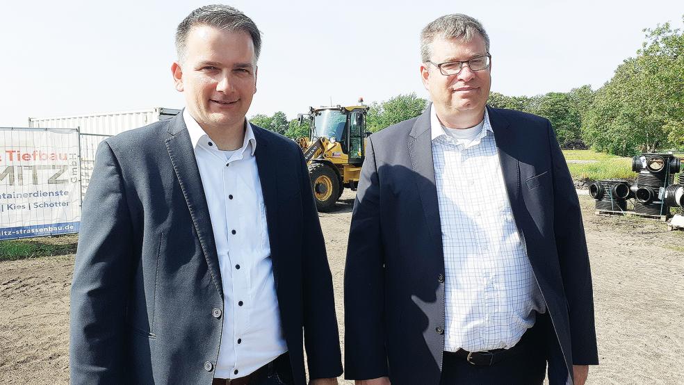 Bürgermeister Uwe Sap und Bünting-Expansionsleiter Matthias Adler sprachen über die geplante »CBox«.  © Foto: Berents