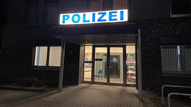 Zigarettenautomat in Diele aufgebrochen