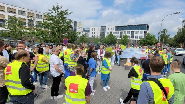 Beschäftigte des Klinikums fordern bessere Bezahlung