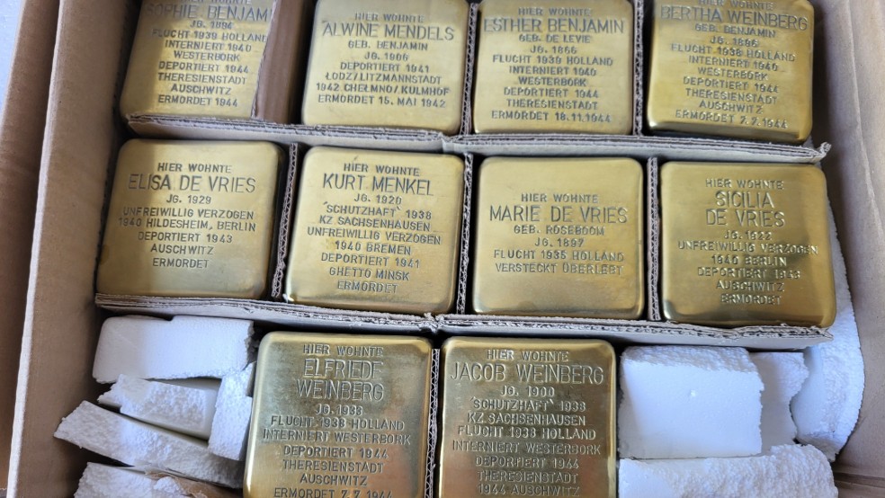 Bisher wurden 32 »Stolpersteine« in Leer verlegt.  © Foto: Brahms