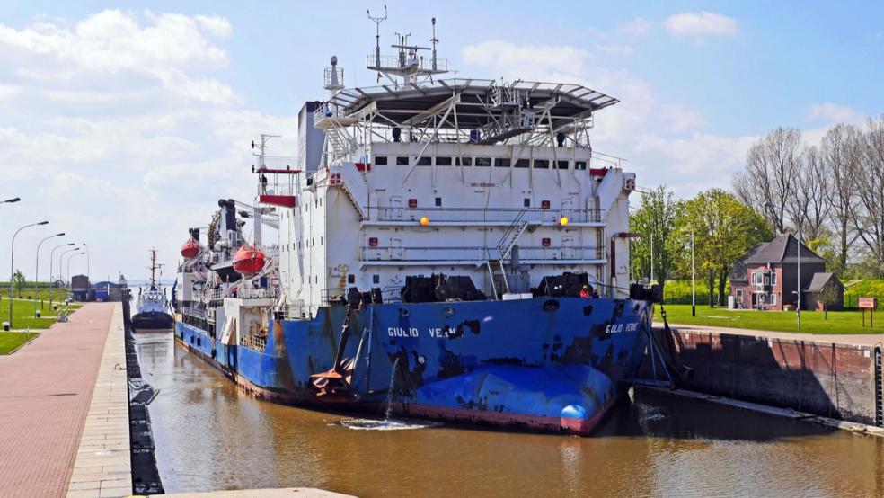 Ein Seeschiff ist gestern in Emden gegen die Schleusenmauer der Großen Seeschleuse in Emden, hier ein Archivbild, gefahren. Der Schaden ist erheblich. © Pixabay