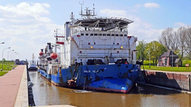 Seeschiff rammt Mauer der Großen Seeschleuse