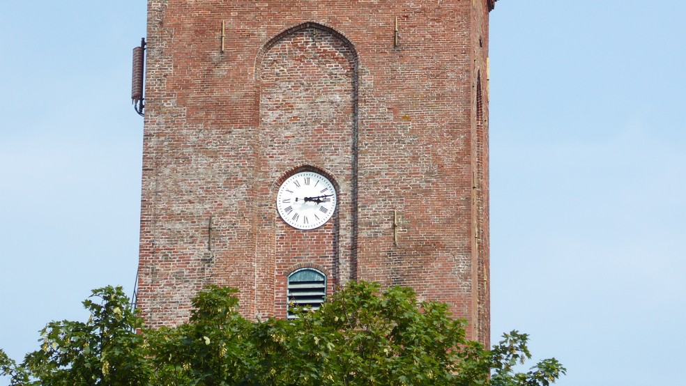 Weithin sichtbares Wahrzeichen: Der alte Borkumer Leuchtturm soll saniert werden.  © Archivfoto: Hanken