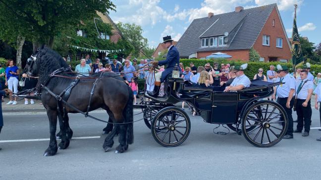 Schützenfest, Tanz-Kunst und Deutschpop am Hafen